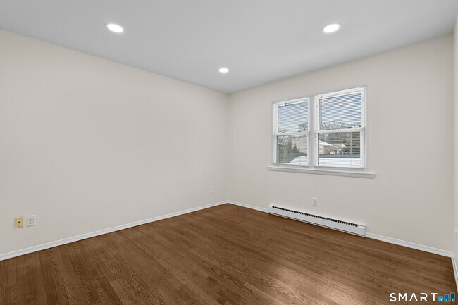 Building Photo - 110 Burwood Ave