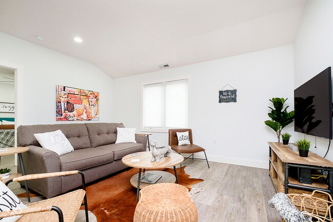 Building Photo - 1309 Jefferson Ave