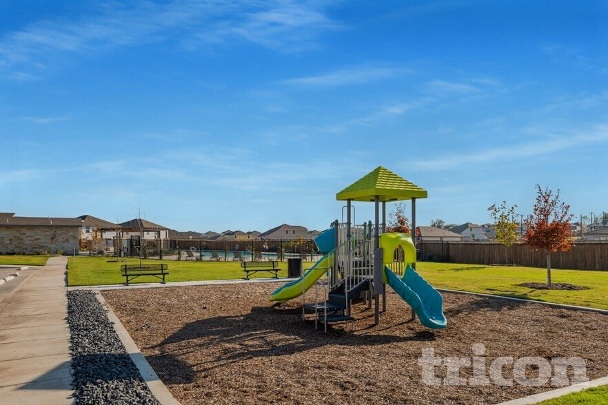 Building Photo - 5815 Nyla Wy