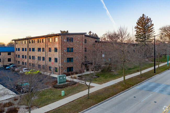 Building Photo - Regent-East Apartments