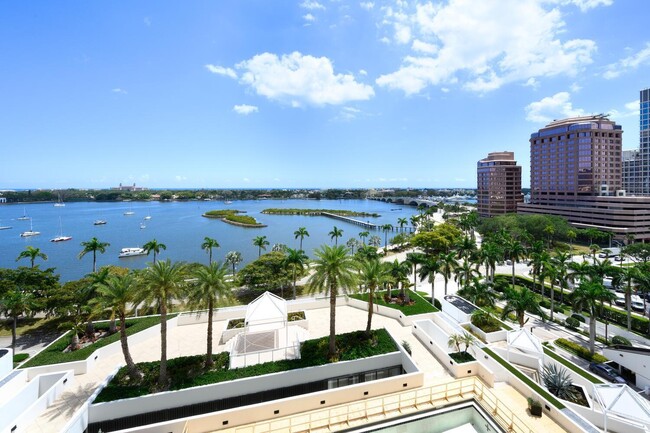 Building Photo - 525 S Flagler Dr