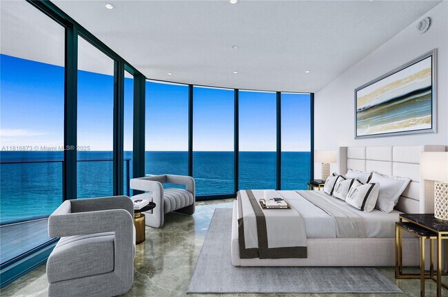 Building Photo - 15701 Collins Ave