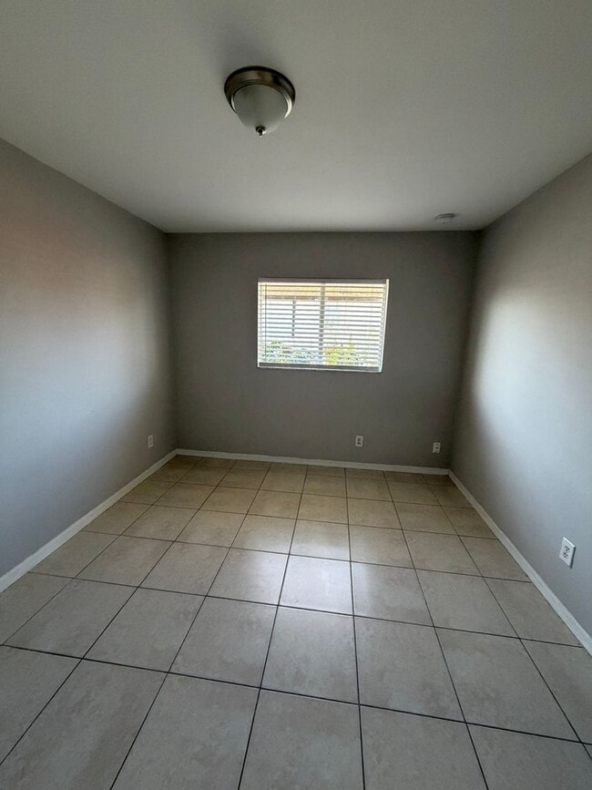 Building Photo - 4763 22nd St SW