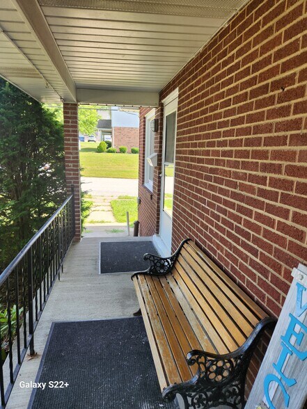 Building Photo - 4426 Greengarden Rd