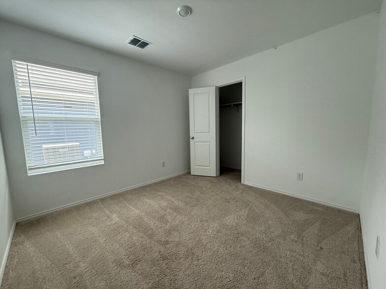 Building Photo - 115 Herman Ln