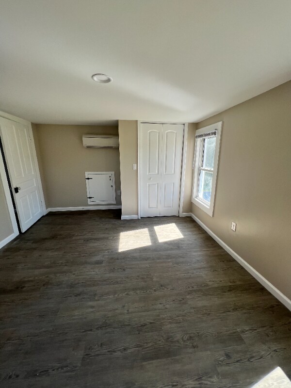 Building Photo - 61 Flat Swamp Rd