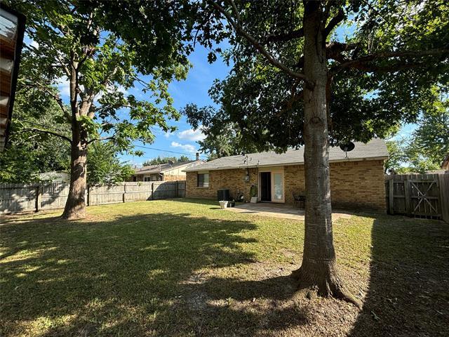 Building Photo - 504 Woodcrest Way