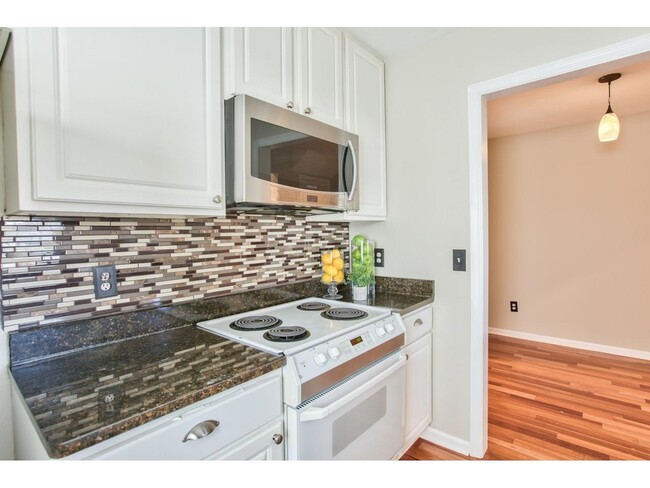 Building Photo - 1330 Pawnee Pointe Ct