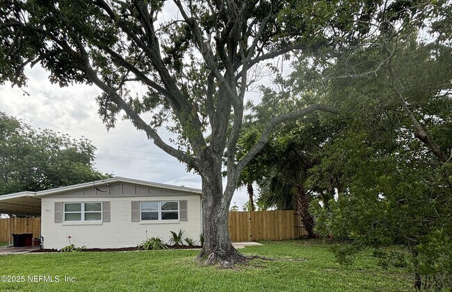 Primary Photo - 935 Sailfish Dr E