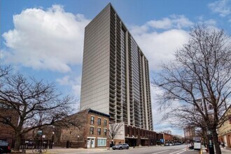 Building Photo - 1 bedroom in Chicago IL 60614