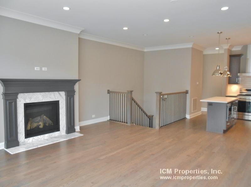 Building Photo - 882 W Lill Ave