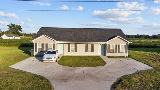 Building Photo - 440 Thad Little Rd