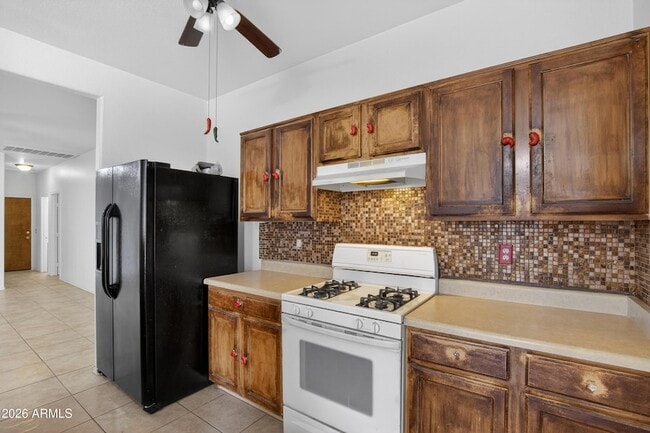 Building Photo - 1476 E Avenida Grande