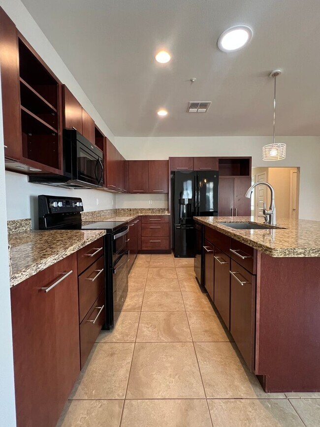 Building Photo - 3546 E Ravenswood Dr
