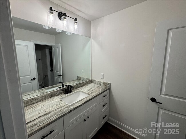 Building Photo - 3011 Waxhaw Crossing Dr