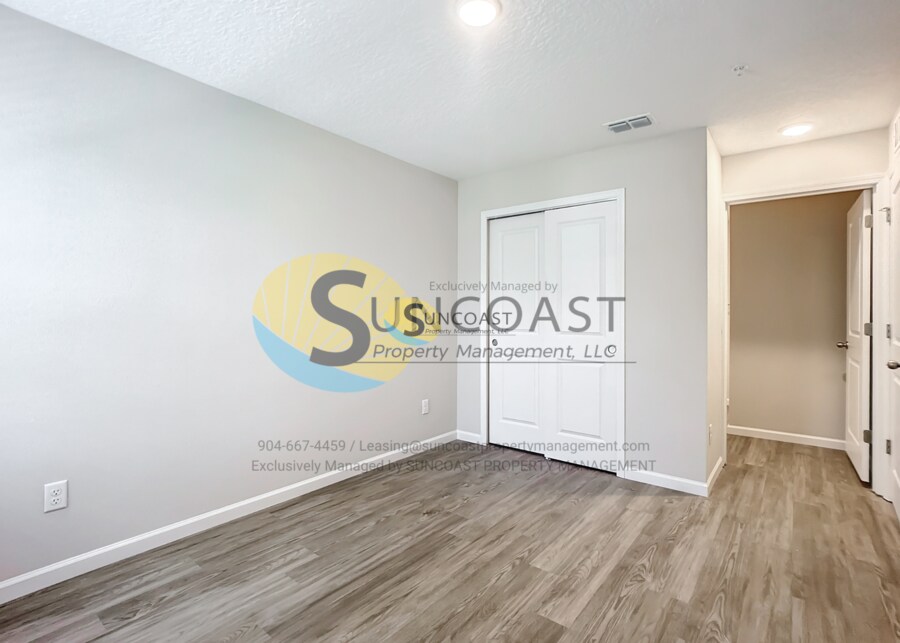 Building Photo - 6445 Breezy Oaks Wy