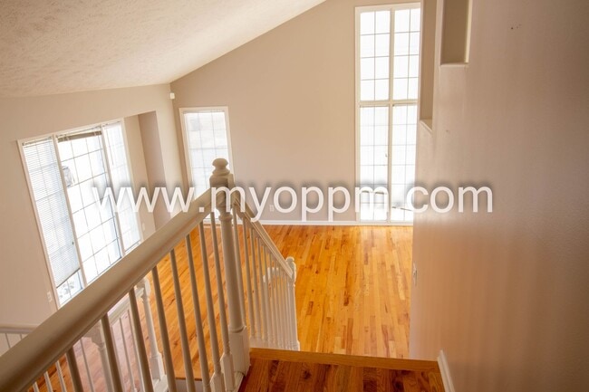 Building Photo - Available NOW! 3 Bedroom / 2 Bathroom Home | Northwest Omaha