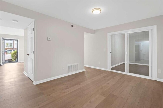 Building Photo - 1166 Booth Rd
