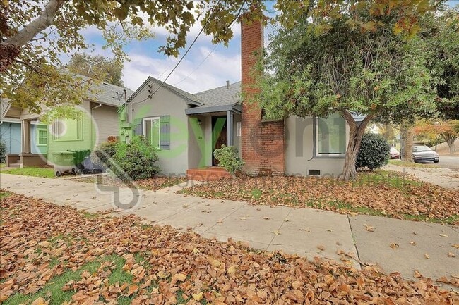 Building Photo - 2400 27th St