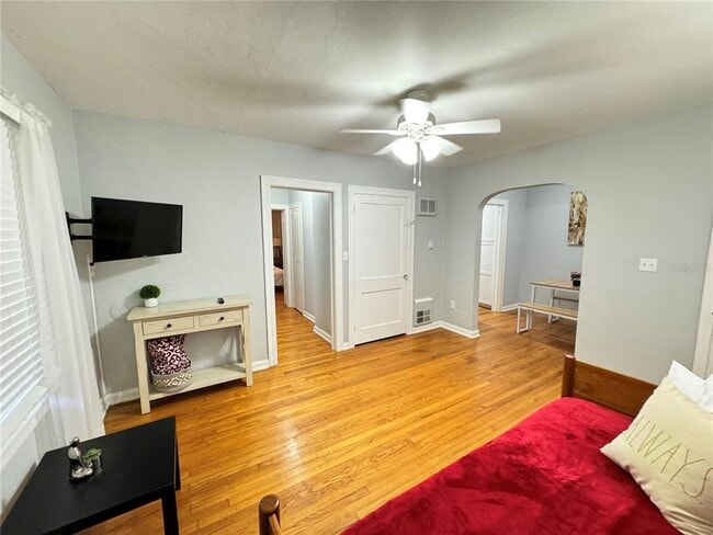 Building Photo - 607 Harwood St