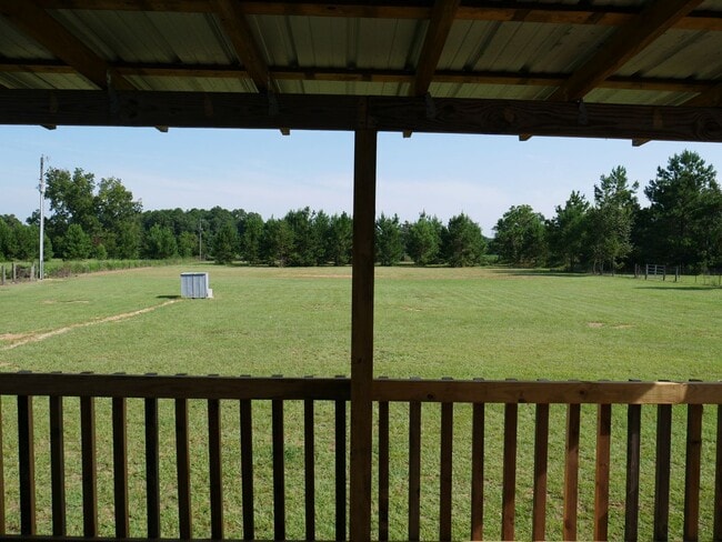 Building Photo - Adorable mobile home in Quitman