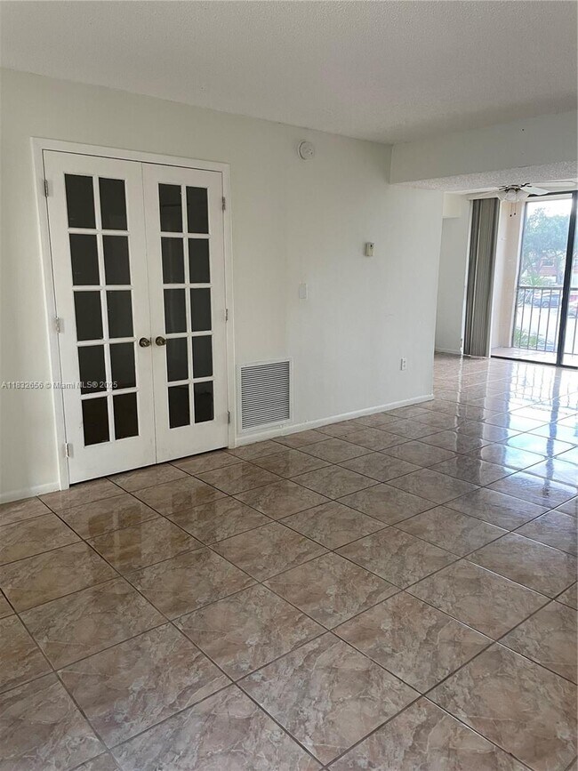Building Photo - 8005 SW 107th Ave