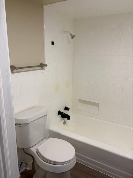 Building Photo - 6139 Belcrest St