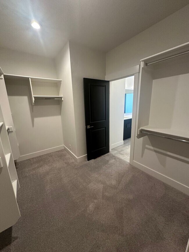 Building Photo - Riverstone: 3 Bedroom 3 Bath, Patio Home, ...