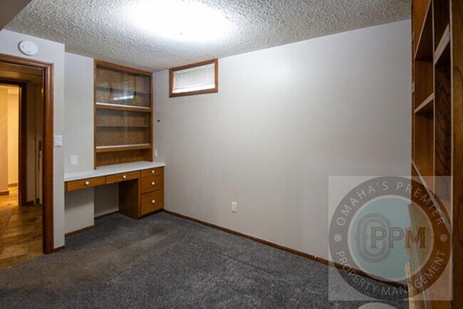 Building Photo - 12175 Pedersen Dr