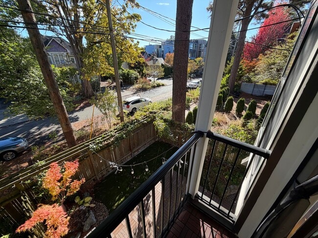 Building Photo - 3bd/3.5ba Townhouse on Capitol Hill