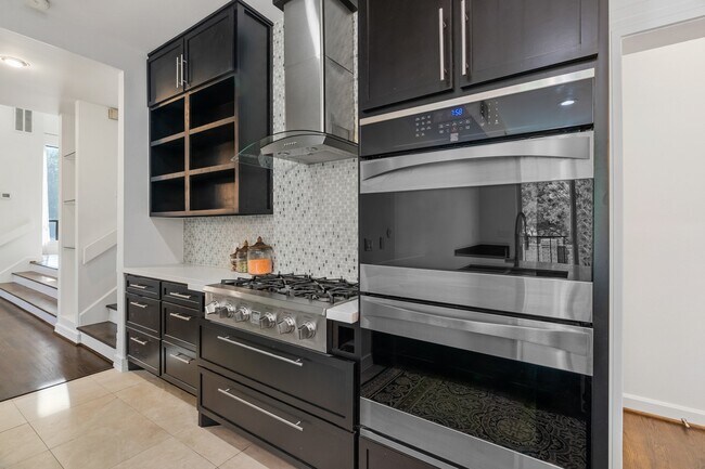 Building Photo - 5602 San Felipe St