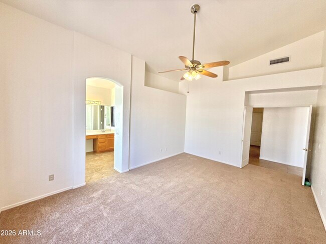 Building Photo - 13896 W Wilshire Dr