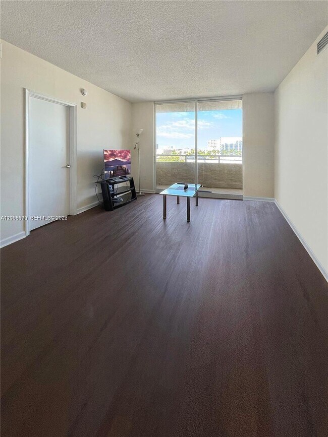 Building Photo - 18800 NE 29th Ave