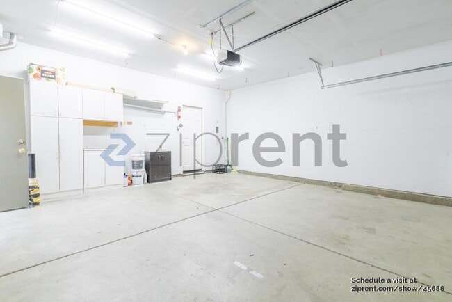 Building Photo - 4919 Jurgenson Way