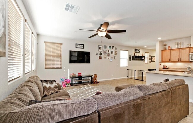 Building Photo - 945 Spiracle Ave