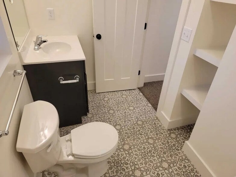 Building Photo - 16 Burk Ct