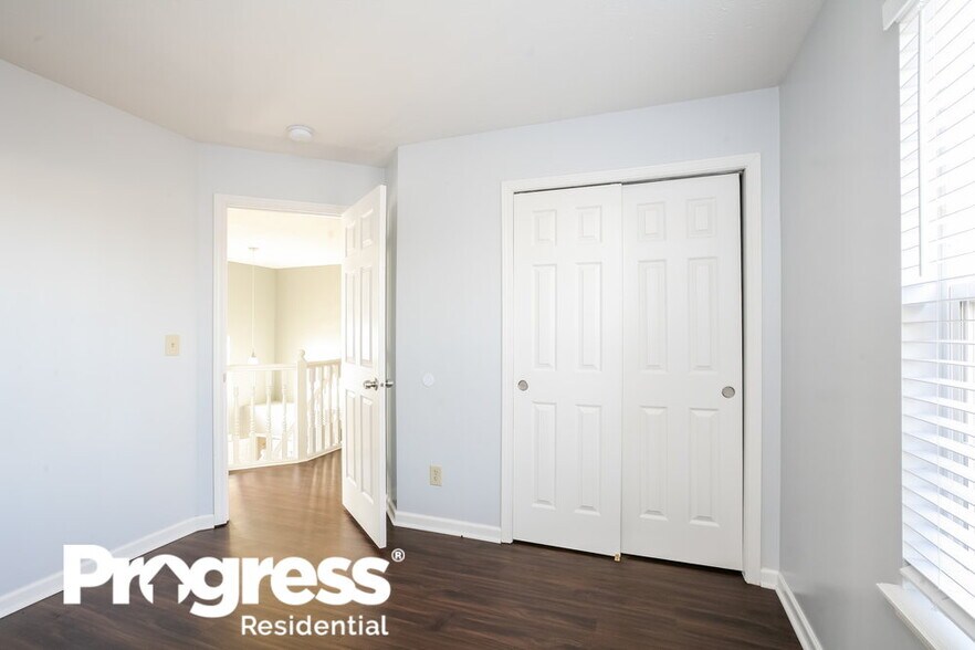 Building Photo - 12614 Gunnison Dr