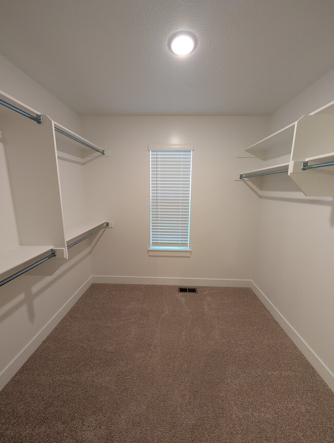 Building Photo - 258 W 925 N