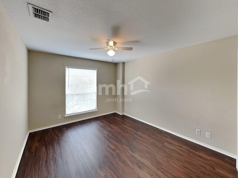 Building Photo - 12139 Karnes Way