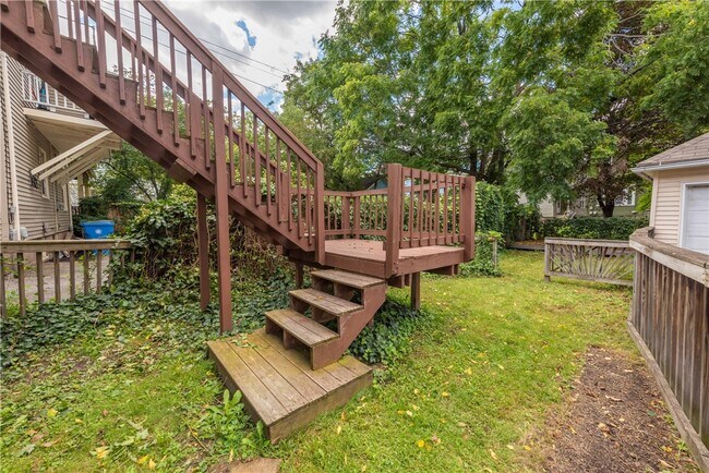 Building Photo - 167 Rosedale St