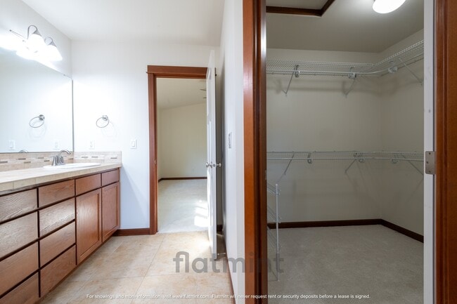 Building Photo - 4418 137th Pl SE