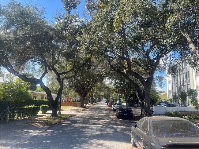 Building Photo - 1931 Jefferson St