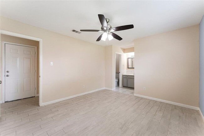 Building Photo - 4907 Fairdale St