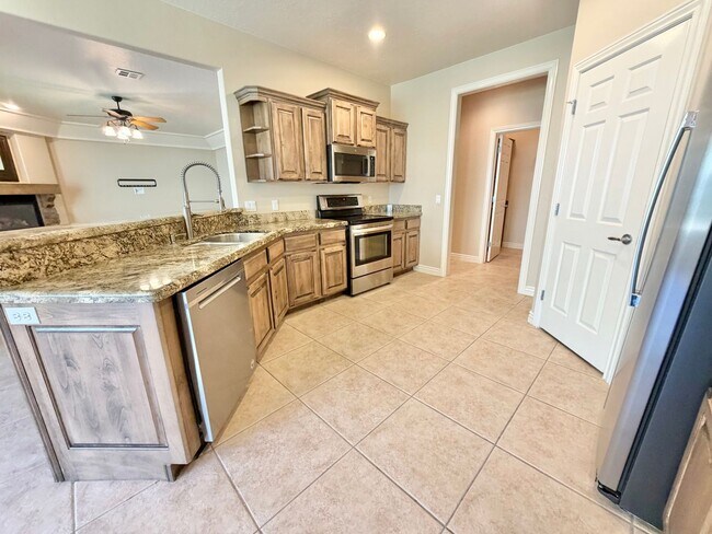 Building Photo - 2176 N Gunsight Dr