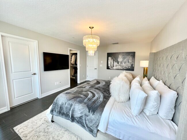 Building Photo - 5120 Bridge St