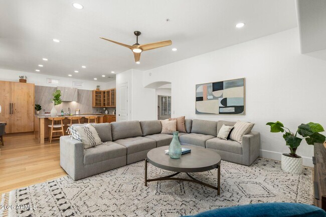 Building Photo - 7471 E Sunnyvale Dr