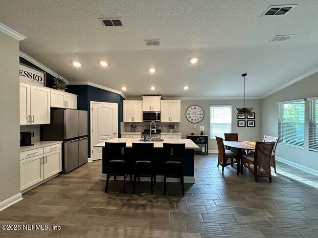 Building Photo - 117 Dovetail Cir