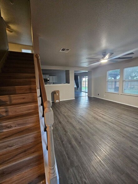 Building Photo - 316 Cordero Dr