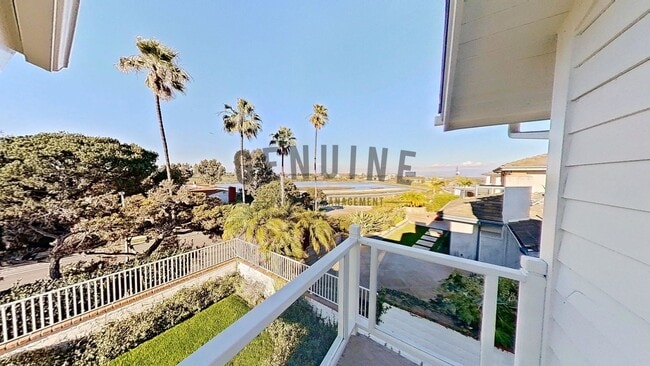 Building Photo - Beautiful Two-Level 5Bd 3.5Ba Home in Newport Beach