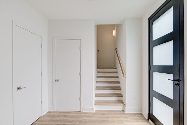 Building Photo - Luxury 3 Bed Townhome in Durham RTP